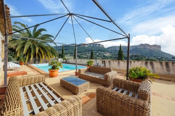 Cassis - Maison de caractère- 10P - 260M2 - Vue Cap Canaille et Mer