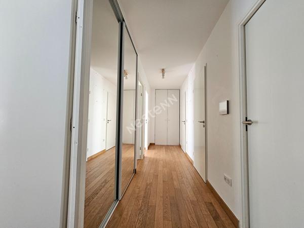 RARE : Puteaux, Quartier Colline / Appartement de 4 pièces de 101m² avec 90m² de Jardin et 20m² de Terrasse