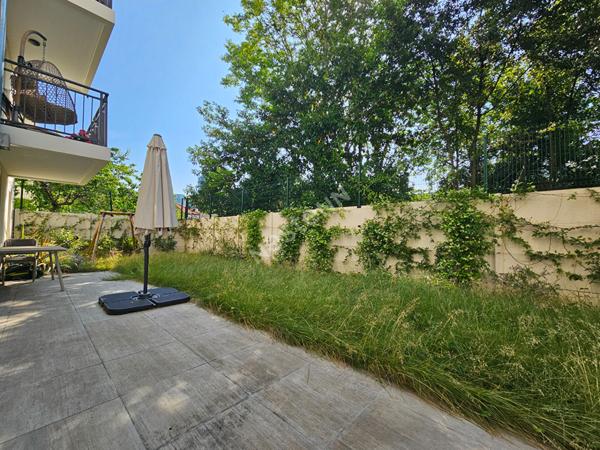 RARE : Puteaux, Quartier Colline / Appartement de 4 pièces de 101m² avec 90m² de Jardin et 20m² de Terrasse