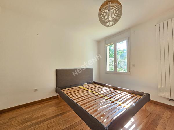 RARE : Puteaux, Quartier Colline / Appartement de 4 pièces de 101m² avec 90m² de Jardin et 20m² de Terrasse