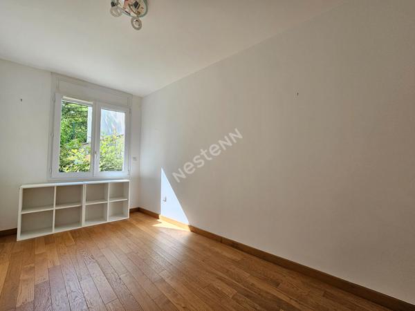 RARE : Puteaux, Quartier Colline / Appartement de 4 pièces de 101m² avec 90m² de Jardin et 20m² de Terrasse