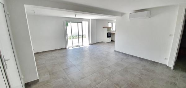 Pennes-Mirabeau (13170) Grand rez de jardin avec places de parking