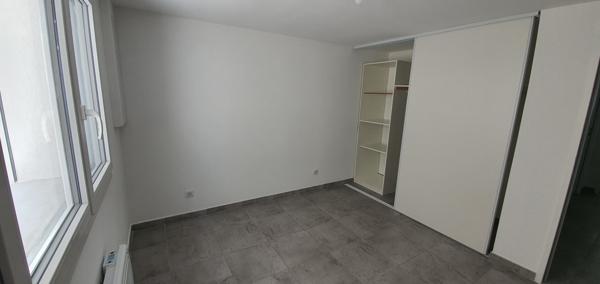 Pennes-Mirabeau (13170) Grand rez de jardin avec places de parking