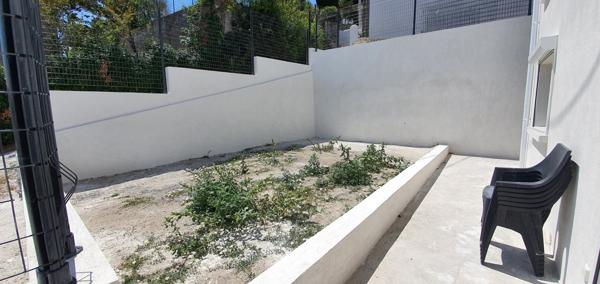 Pennes-Mirabeau (13170) Grand rez de jardin avec places de parking