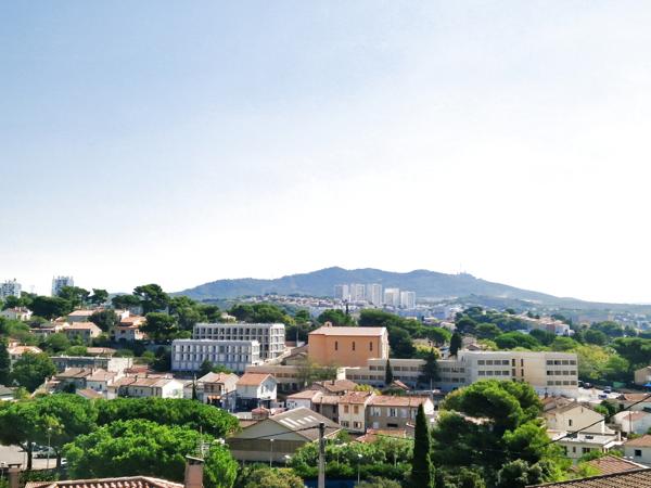 Pennes-Mirabeau (13170) Grand rez de jardin avec places de parking