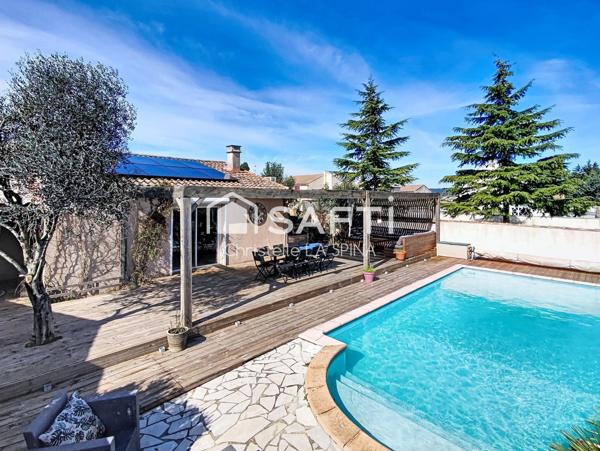 Magnifique maison lumineuse avec piscine et terrasse bois