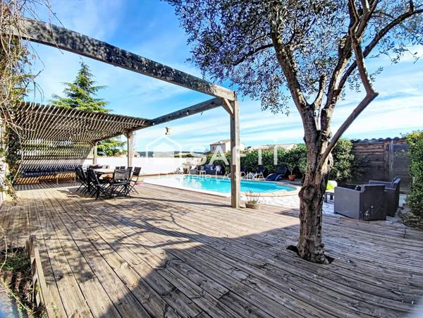 Magnifique maison lumineuse avec piscine et terrasse bois
