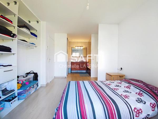 Magnifique maison lumineuse avec piscine et terrasse bois