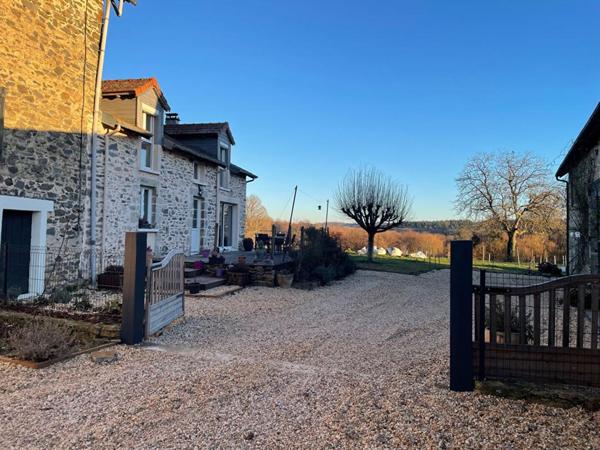 Trés joli corps de ferme et 1, 1 hectares de terrain