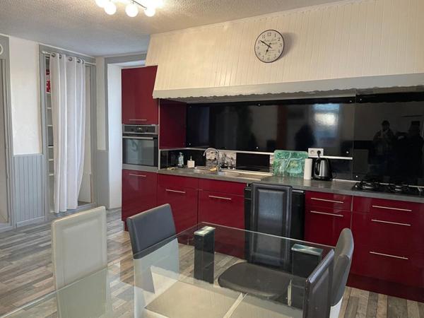 Trés joli corps de ferme et 1, 1 hectares de terrain