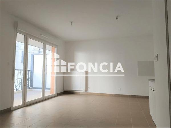 Location Appartement 2 pièces 37.4 m² - 70 BOULEVARD BAUCHIERE Toulon 83000