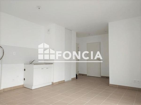 Location Appartement 2 pièces 37.4 m² - 70 BOULEVARD BAUCHIERE Toulon 83000