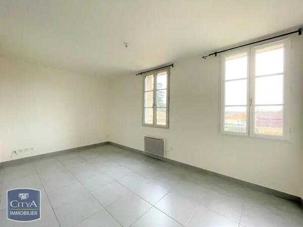 Appartement à louer 2 pièces 46.88m² Saint-Médard-de-Guizières (33230)