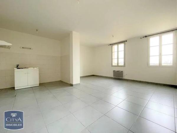 Appartement à louer 2 pièces 46.88m² Saint-Médard-de-Guizières (33230)