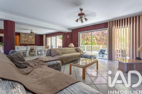 Maison à vendre 9 pièces 440 m² Sainte-Geneviève-des-Bois