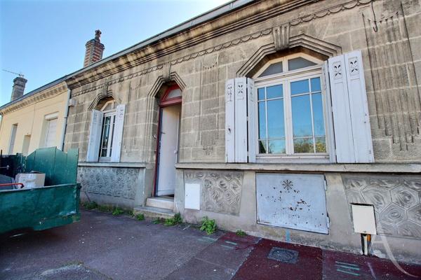 Maison en Pierre type échoppe double 95 m² Jardin