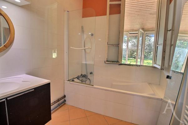 Maison en Pierre type échoppe double 95 m² Jardin