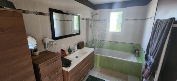 Charmante maison avec jardin, proche commerces et ecoles !