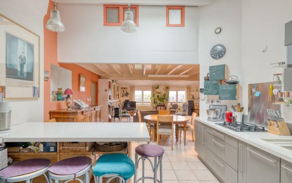 Appartement à vendre    6 pièces • 136,90 m2 Caluire-et-Cuire
