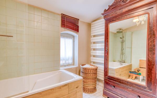 Appartement à vendre    6 pièces • 136,90 m2 Caluire-et-Cuire