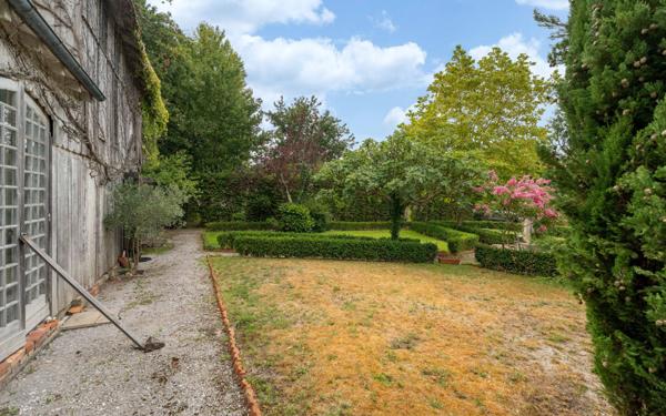 Maison à vendre    1 pièce •  Biscarrosse