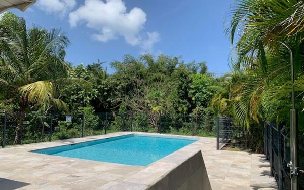 Maison à vendre    4 pièces • 81,60 m2 Sainte-Rose