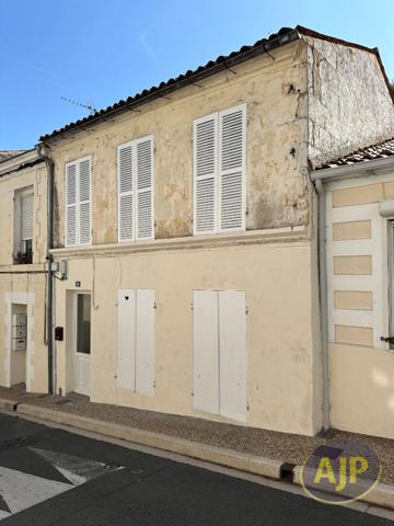 Vente maison Pons : 112 000 € - AJP Immobilier Pons