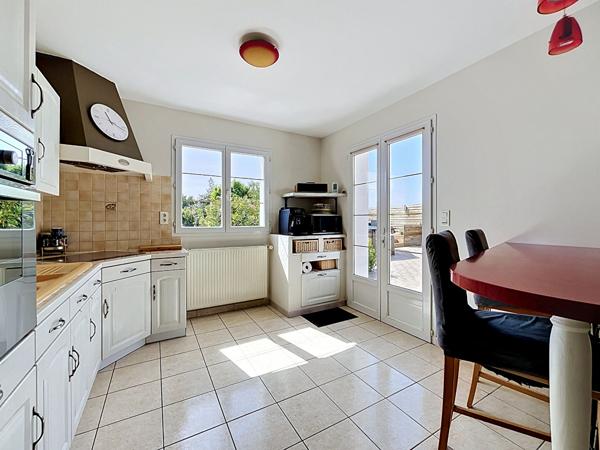 Maison sur sous-sol avec accès plain-pied 4 pièces à vendre à Doix les Fontaines - 267000€