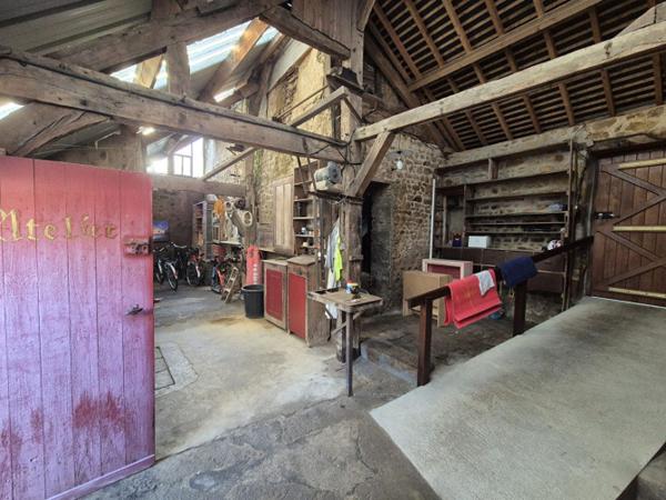 Maison en pierres au coeur de Lassay les Châteaux