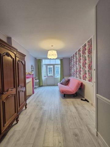 Maison en pierres au coeur de Lassay les Châteaux