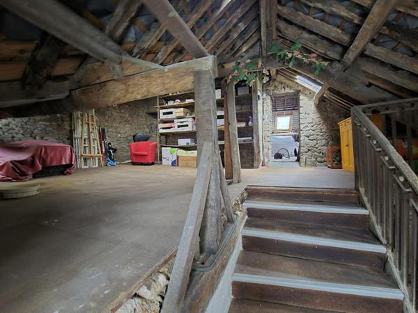 Maison en pierres au coeur de Lassay les Châteaux