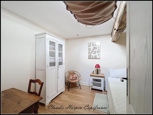 Maison à vendre 8 pièces AIRVAULT (79) - terrain 2769 m² - 5 ch - mare -288 m² habitable