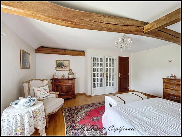 Maison à vendre 8 pièces AIRVAULT (79) - terrain 2769 m² - 5 ch - mare -288 m² habitable