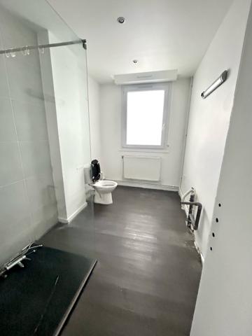 Appartement
                                                                                                                                                                                                                                                                                                                        4 pièce(s)                                                                                                                                                                                                          3 chambre(s)                                                                                                                                                                                                          107  m²