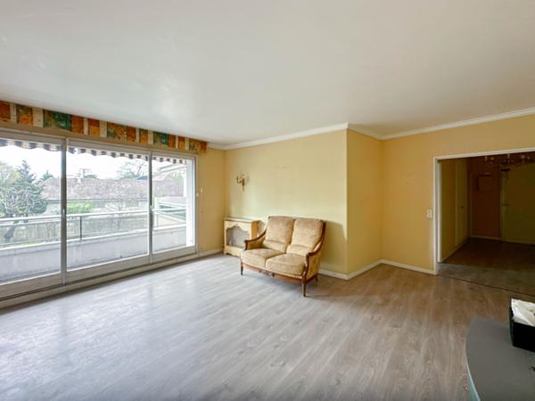 Saint-Gratien (95210) Saint-Gratien. Appartement 3 chambres de 82 M2.