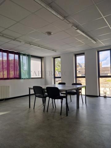 Local/bureau à louer GUINGAMP (22)