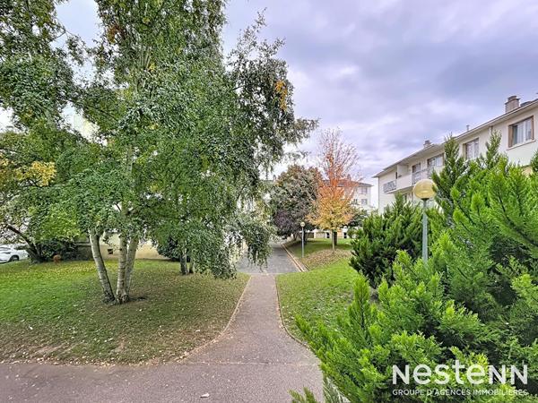 Centre ville Saint-Fargeau-Ponthierry - Appartement 2 chambres avec BALCON, CAVE et BOX à deux pas de toutes les commodités