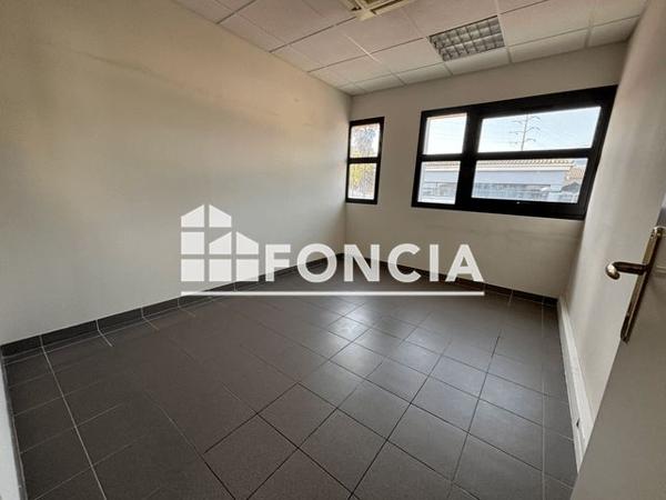 Location Local commercial 6 pièces 105 m² - Grasse 06130