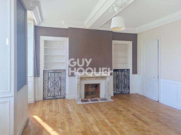 MAISON À VENDRE DE 8 PIÈCES DE 198,70 M²