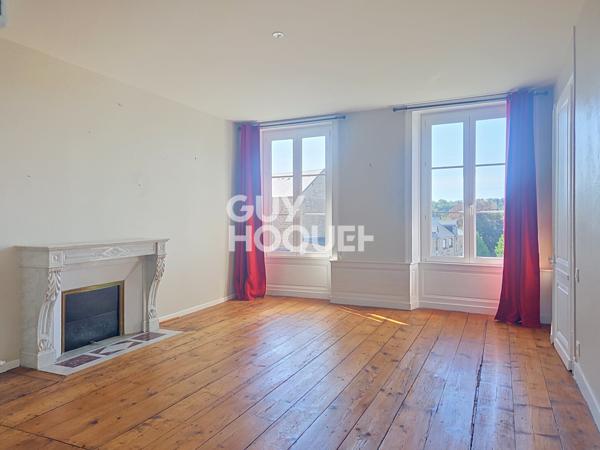 MAISON À VENDRE DE 8 PIÈCES DE 198,70 M²