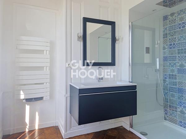 MAISON À VENDRE DE 8 PIÈCES DE 198,70 M²