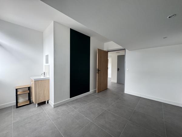 Saint-Loubès (33450) Local commercial de 15m2 avec parking