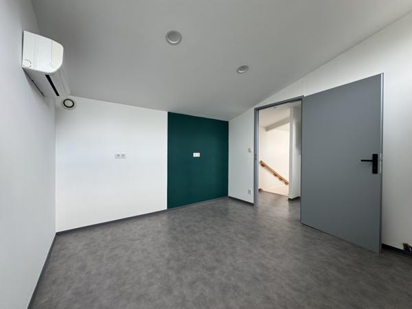 Saint-Loubès (33450) Local commercial de 15m2 avec parking