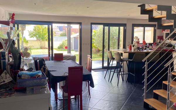 Maison à vendre    5 pièces • 174 m2 Grand-Couronne