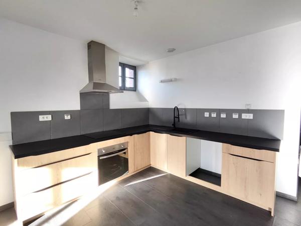 Appartement au premier étage avec trois chambres et jardin