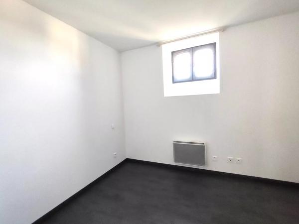 Appartement au premier étage avec trois chambres et jardin