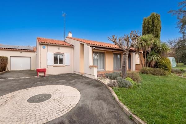 Maison à louer 1 230 € CC Pons 5 p 120 m² DPE D