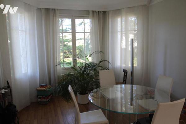 AIIFRES, JOLIE MAISON ANCIENNE DE CHARME AVEC JARDIN ET PISCINE.