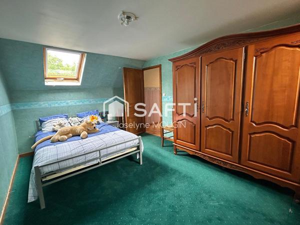 Maison principale avec jardin plus maison pour étudiants