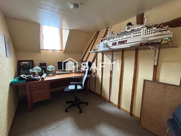 Maison principale avec jardin plus maison pour étudiants